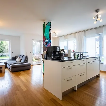 Premium Smart Huge Garden Media Streaming Apartment Frankfurt am Main
