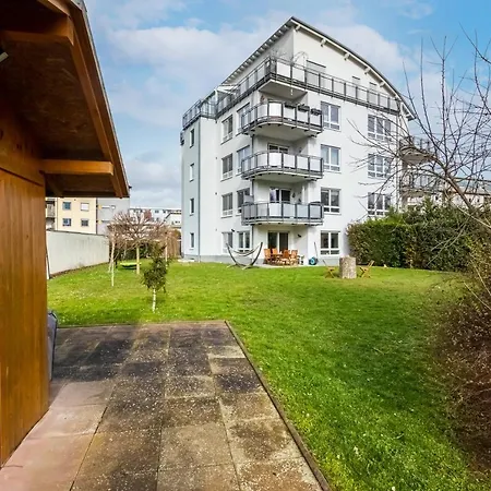 Premium Smart Huge Garden Media Streaming Apartment Frankfurt am Main