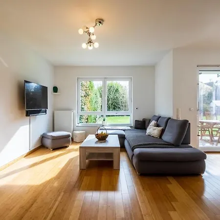 Premium Smart Huge Garden Media Streaming * Frankfurt am Main