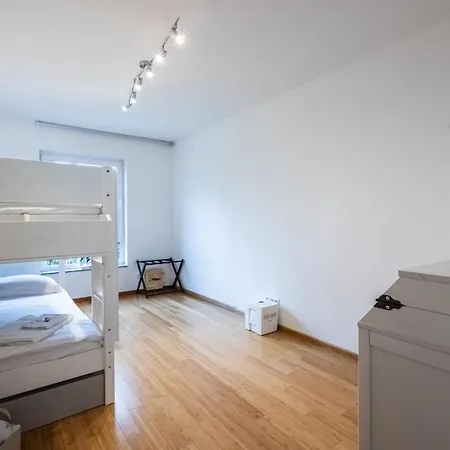 Apartment Premium Smart Huge Garden Media Streaming *